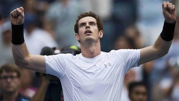 Brit Andy Murray se raduje z postupu nad Adrianem Mannarinem na US Open. Brit Andy Murray se raduje z postupu nad Adrianem Mannarinem na US Open.