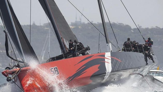 Comanche v akci. Do tradičního závodu ze Sydney do Hobartu ve čtvrtek z olympijského města z roku 2000 vyrazilo 157 jachet, což je největší účast za posledních 25 let. Comanche v akci. Do tradičního závodu ze Sydney do Hobartu ve čtvrtek z olympijského města z roku 2000 vyrazilo 157 jachet, což je největší účast za posledních 25 let.