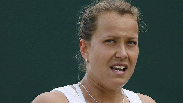 Barbora Záhlavová-Strýcová je poprvé ve čtvrtfinále Wimbledonu. Barbora Záhlavová-Strýcová je poprvé ve čtvrtfinále Wimbledonu.