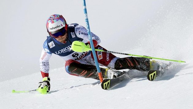 Švýcarský lyžař Luca Aerni během slalomu do kombinace na MS ve Svatém Mořici. Švýcarský lyžař Luca Aerni během slalomu do kombinace na MS ve Svatém Mořici.