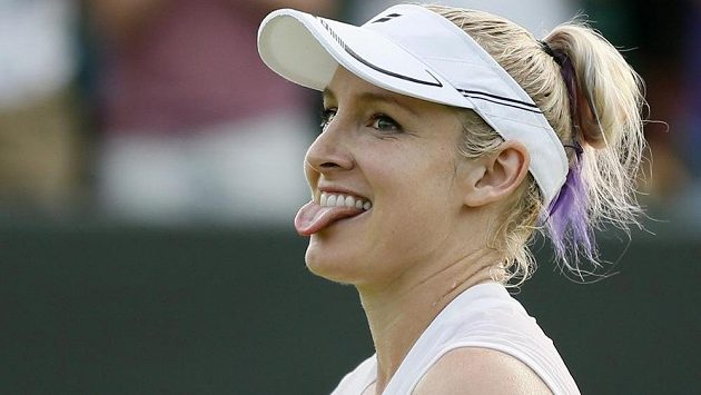 Bethanie Matteková-Sandsová poté, co ve Wimbledonu vyřadila srbskou favoritku Anu Ivanovičovou. Bethanie Matteková-Sandsová poté, co ve Wimbledonu vyřadila srbskou favoritku Anu Ivanovičovou.