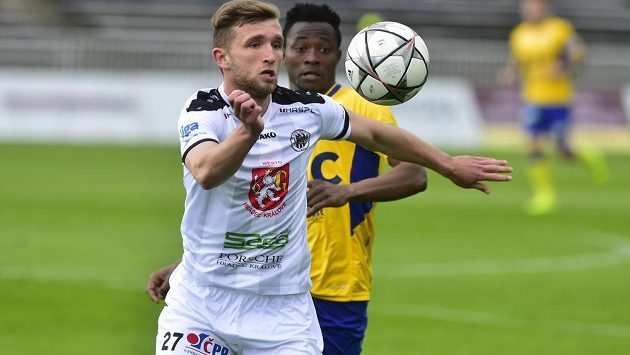 Fotbalisté Hradce Králové odehráli další záchranářaký duel. V utkání 27. kola nastoupili doma proti FK Teplice. Fotbalisté Hradce Králové odehráli další záchranářaký duel. V utkání 27. kola nastoupili doma proti FK Teplice.