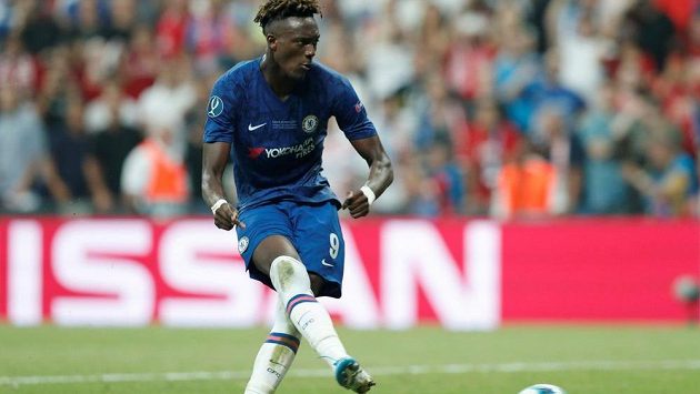 Tammy Abraham při neúspěšné penaltě z finále Superpoháru. Tammy Abraham při neúspěšné penaltě z finále Superpoháru.