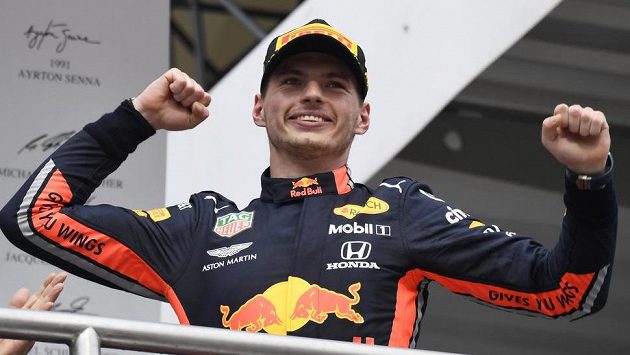 Max Verstappen ovládl šílený závod. Max Verstappen ovládl šílený závod.