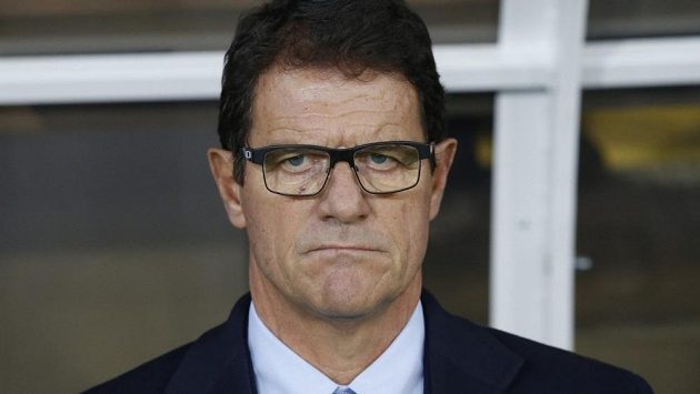 Trenér ruských fotbalistů Fabio Capello stále čeká na vyplacení mzdy. Trenér ruských fotbalistů Fabio Capello stále čeká na vyplacení mzdy.