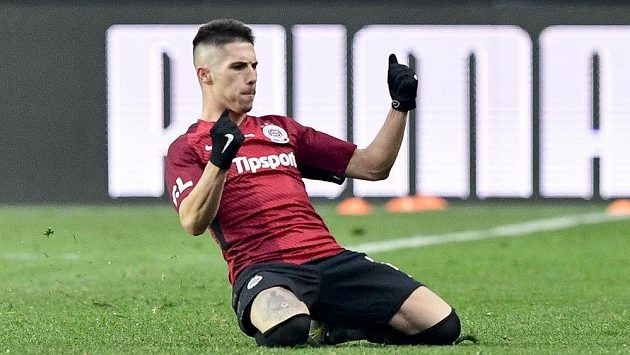 Střelec vyrovnávacího gólu Sparty Srdjan Plavšič. Derby končí smírem. Střelec vyrovnávacího gólu Sparty Srdjan Plavšič. Derby končí smírem.
