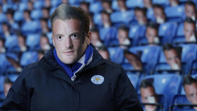 Masky Jamieho Vardyho byly k dispozici fanouškům na zápase Leicesteru. Masky Jamieho Vardyho byly k dispozici fanouškům na zápase Leicesteru.