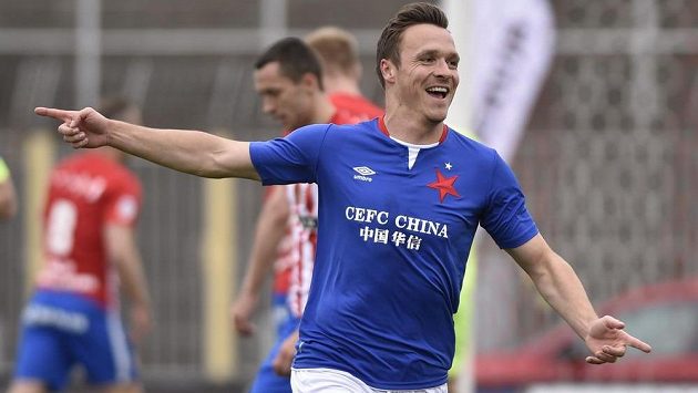 Stanislav Tecl ze Slavie se raduje z gólu. Stanislav Tecl ze Slavie se raduje z gólu.