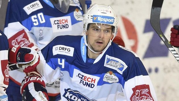Nová posila Komety obránce Zbyněk Michálek v duelu se Zlínem. Nová posila Komety obránce Zbyněk Michálek v duelu se Zlínem.