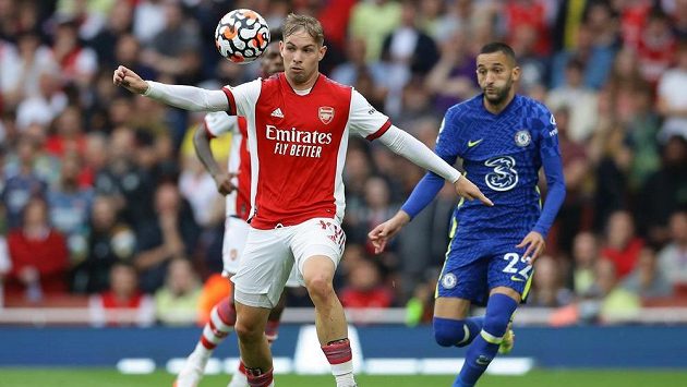 Záložník Chelsea Hakím Zijach (vpravo) si v reprezentaci hodně zavařil. Záložník Chelsea Hakím Zijach (vpravo) si v reprezentaci hodně zavařil.