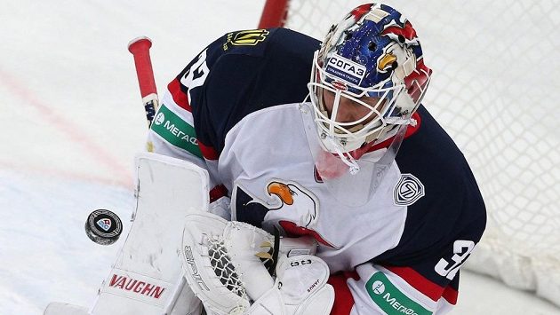 Brankář Jaroslav Janus odchází ze Slovanu Bratislava na hostování do konce sezóny do pražské Sparty. Brankář Jaroslav Janus odchází ze Slovanu Bratislava na hostování do konce sezóny do pražské Sparty.