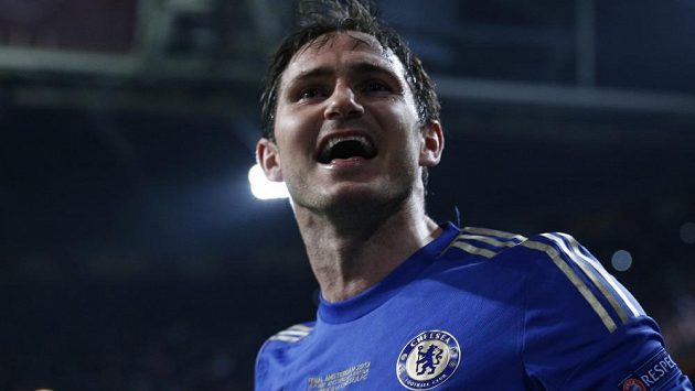 Záložník Frank Lampard prodloužil smlouvu s londýnskou Chelsea. Záložník Frank Lampard prodloužil smlouvu s londýnskou Chelsea.