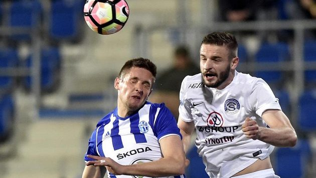 Zleva Lukáš Železník z Mladé Boleslavi a Tomáš Zajíc ze Slovácka. Zleva Lukáš Železník z Mladé Boleslavi a Tomáš Zajíc ze Slovácka.
