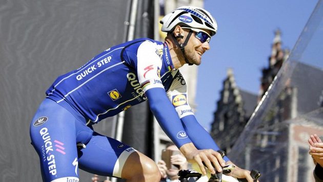 Tom Boonen před startem závodu Kolem Flander. Tom Boonen před startem závodu Kolem Flander.
