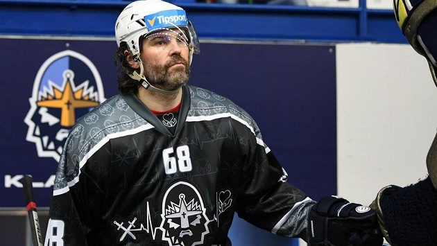 Kladenský Jaromír Jágr před utkáním s Mladou Boleslaví. Kladenský Jaromír Jágr před utkáním s Mladou Boleslaví.