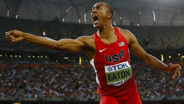 Ashton Eaton překonal na MS v Pekingu světový rekord v desetiboji. U fanoušků ale nevyhrál Ashton Eaton překonal na MS v Pekingu světový rekord v desetiboji. U fanoušků ale nevyhrál