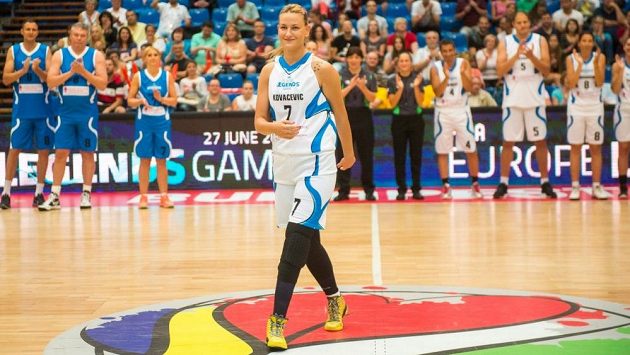 Nataša Kovačevičová se vrátila k basketbalu i po amputaci nohy. Nataša Kovačevičová se vrátila k basketbalu i po amputaci nohy.