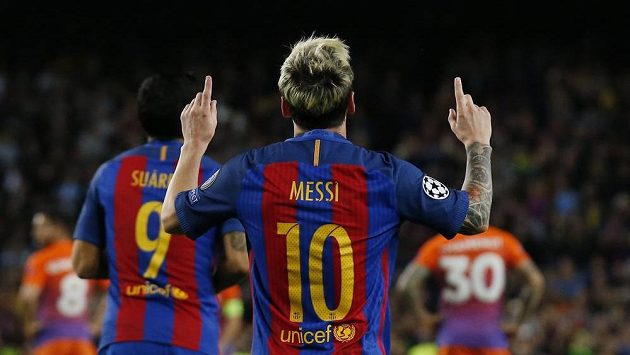 Hvězdný Lionel Messi se raduje z třetího gólu proti Manchesteru City. Hvězdný Lionel Messi se raduje z třetího gólu proti Manchesteru City.