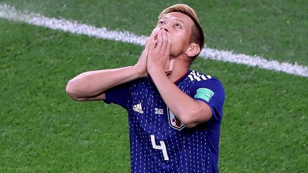 Japonec Keisuke Honda po třech minutách na hřišti vyrovnal duel se Senegalem. Japonec Keisuke Honda po třech minutách na hřišti vyrovnal duel se Senegalem.