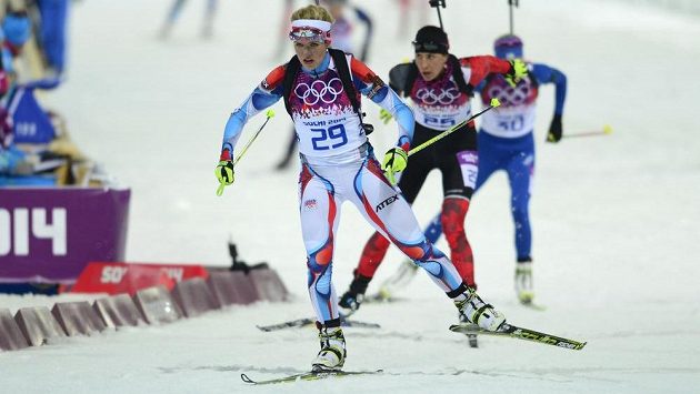 Česká biatlonistka Gabriela Soukalová při stíhacím závodu na 10 km v Krasné Poljaně. Česká biatlonistka Gabriela Soukalová při stíhacím závodu na 10 km v Krasné Poljaně.