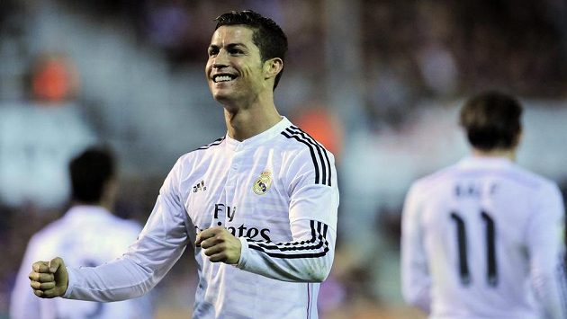 Cristiano Ronaldo z Realu Madrid nechybí v nominaci na Jedenáctku roku podle UEFA. Cristiano Ronaldo z Realu Madrid nechybí v nominaci na Jedenáctku roku podle UEFA.