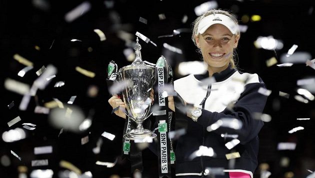A může slavit. Dánka Caroline Wozniacká porazila na Turnaji misrtryň v Singapuru Američanku Venus Williamsovou. A může slavit. Dánka Caroline Wozniacká porazila na Turnaji misrtryň v Singapuru Američanku Venus Williamsovou.