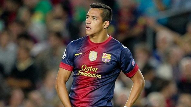 Barcelonský útočník Alexis Sánchez si zřejmě do konce roku nezahraje. Barcelonský útočník Alexis Sánchez si zřejmě do konce roku nezahraje.