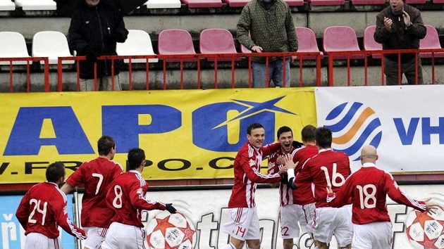 Fotbalisté Žižkova nečekaně promlouvají do bojů o záchranu. Fotbalisté Žižkova nečekaně promlouvají do bojů o záchranu.