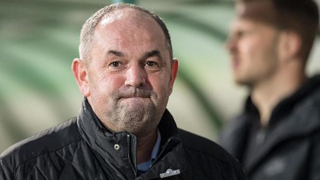 Bývalý předseda Fotbalové asociace ČR Miroslav Pelta u soudu v případu údajných manipulací se sportovními dotacemi zopakoval, že zásadně nesouhlasí s obžalobou, která ho viní ze čtyř různých trestných činů včetně podplacení a navedení ke zneužití pravomoci. Bývalý předseda Fotbalové asociace ČR Miroslav Pelta u soudu v případu údajných manipulací se sportovními dotacemi zopakoval, že zásadně nesouhlasí s obžalobou, která ho viní ze čtyř různých trestných činů včetně podplacení a navedení ke zneužití pravomoci.