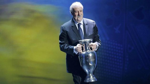 Trenér španělské fotbalové reprezentace Vicente del Bosque. Trenér španělské fotbalové reprezentace Vicente del Bosque.