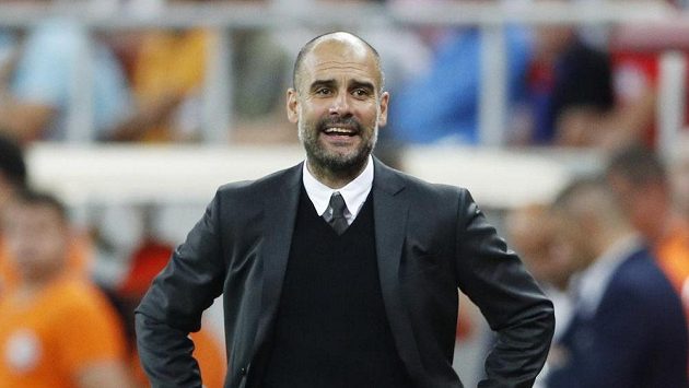 Kouč Manchesteru City Pep Guardiola při utkání LM na hřišti Steauy. Kouč Manchesteru City Pep Guardiola při utkání LM na hřišti Steauy.