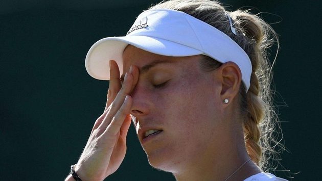 Bývalá světová tenisová jednička Angelique Kerberová neprožívá zrovna nejvydařenější období v kariéře. Bývalá světová tenisová jednička Angelique Kerberová neprožívá zrovna nejvydařenější období v kariéře.