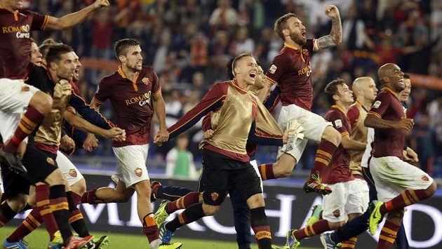 Fotbalisté AS Řím v euforii po rekordní výhře 2:0 nad Neapolí Fotbalisté AS Řím v euforii po rekordní výhře 2:0 nad Neapolí
