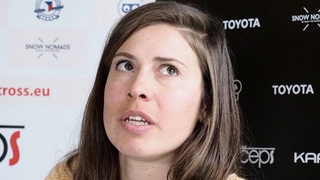 Olympijská vítězka Eva Samková prožívá těžké životní období. Na sociální síti zveřejnila snowboardistka velmi smutnou zprávu, po krátké těžké nemoci v sobotu zemřela její maminka Ludmila Samková. Olympijská vítězka Eva Samková prožívá těžké životní období. Na sociální síti zveřejnila snowboardistka velmi smutnou zprávu, po krátké těžké nemoci v sobotu zemřela její maminka Ludmila Samková.