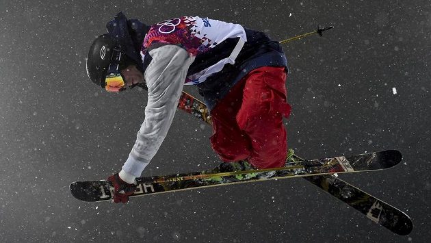 Američan David Wise, olympijský vítěz v U-rampě na lyžích. Američan David Wise, olympijský vítěz v U-rampě na lyžích.