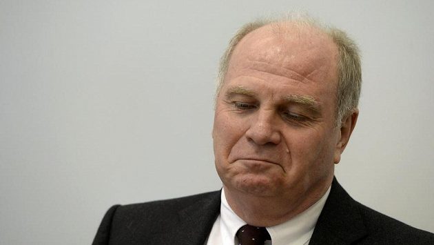 Prezident Bayernu Uli Hoeness před soudem. Prezident Bayernu Uli Hoeness před soudem.