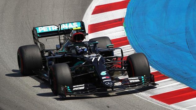 Valtteri Bottas v akci. Valtteri Bottas v akci.
