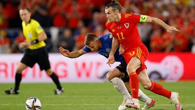 Hvězda Walesu Gareth Bale v akci. Hvězda Walesu Gareth Bale v akci.