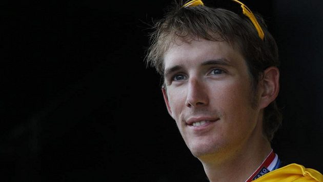 Lucemburský cyklista Andy Schleck, vítěz Tour de France z roku 2010, ukončil kvůli vážnému zranění kolena v devětadvaceti letech kariéru. Lucemburský cyklista Andy Schleck, vítěz Tour de France z roku 2010, ukončil kvůli vážnému zranění kolena v devětadvaceti letech kariéru.