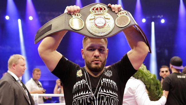 Uzbek Ruslan Čagajev obhájit titul v těžké váze organizace WBA. Uzbek Ruslan Čagajev obhájit titul v těžké váze organizace WBA.