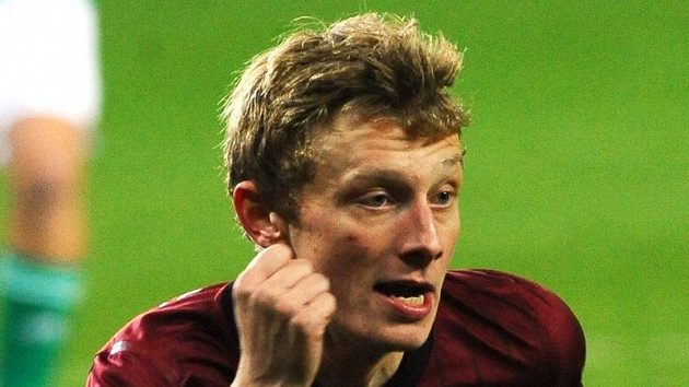Sparťan Ladislav Krejčí se raduje z prvního gólu do sítě klokanů. Sparťan Ladislav Krejčí se raduje z prvního gólu do sítě klokanů.
