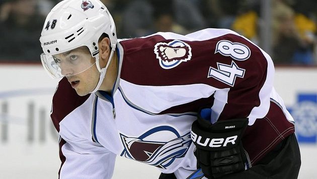 Kanadský útočník Daniel Briere v dresu Colorada při utkání NHL s Pittsburghem. Kanadský útočník Daniel Briere v dresu Colorada při utkání NHL s Pittsburghem.