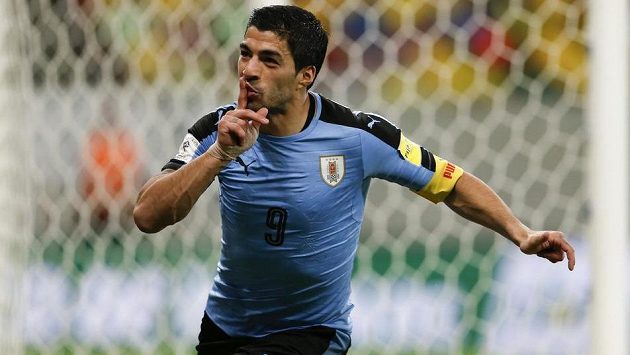 Luis Suárez slaví gól do sítě Brazilců. Luis Suárez slaví gól do sítě Brazilců.