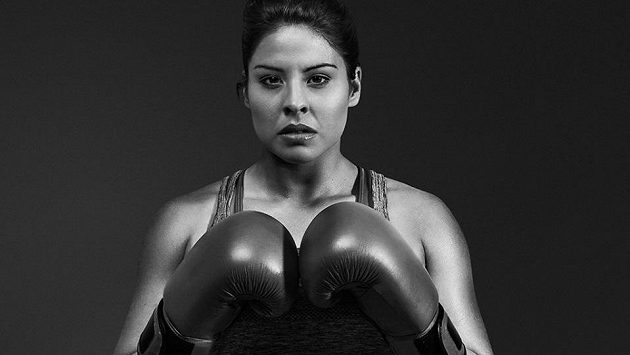 Marlen Esparzaová, americká boxerka, která miluje běhání. Marlen Esparzaová, americká boxerka, která miluje běhání.