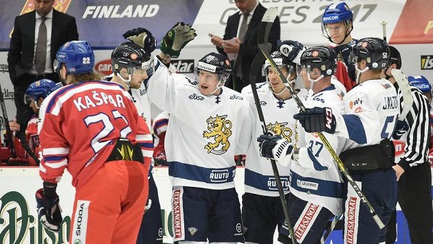 Finské hokejisty povede nově trenér Jalonen. Finské hokejisty povede nově trenér Jalonen.