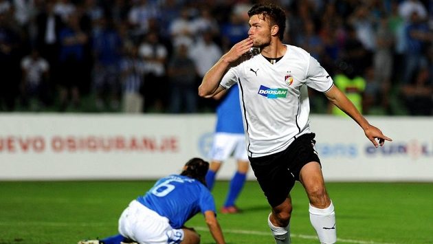 Radost plzeňského útočníka Tomáše Wágnera z úvodního gólu zápasu. Radost plzeňského útočníka Tomáše Wágnera z úvodního gólu zápasu.