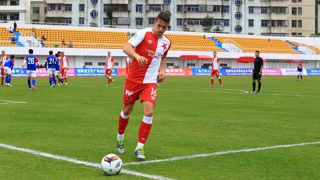 Marko Alvir tentokrát ve středu slávistické zálohy. Marko Alvir tentokrát ve středu slávistické zálohy.