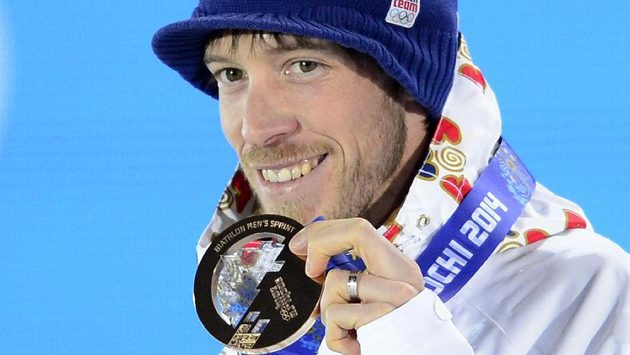 Biatlonista Jaroslav Soukup si bronzovou medaili položil vedle postele. Teď si tu svou stříbrnou může vedle postele položit i Ondřej Moravec. Biatlonista Jaroslav Soukup si bronzovou medaili položil vedle postele. Teď si tu svou stříbrnou může vedle postele položit i Ondřej Moravec.