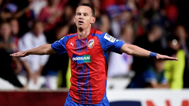 Plzeňský útočník Jan Chramosta na podzim po zranění z plzeňské sestavy vypadl, o to usilovněji se teď bude snažit o návrat. Plzeňský útočník Jan Chramosta na podzim po zranění z plzeňské sestavy vypadl, o to usilovněji se teď bude snažit o návrat.