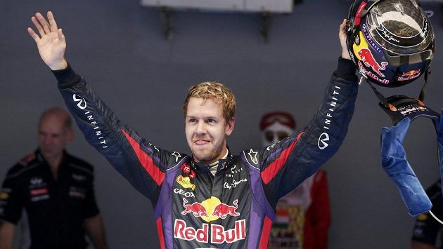 Německý závodník Sebastian Vettel získal v Indii svůj čtvrtý titul mistra světa. Německý závodník Sebastian Vettel získal v Indii svůj čtvrtý titul mistra světa.